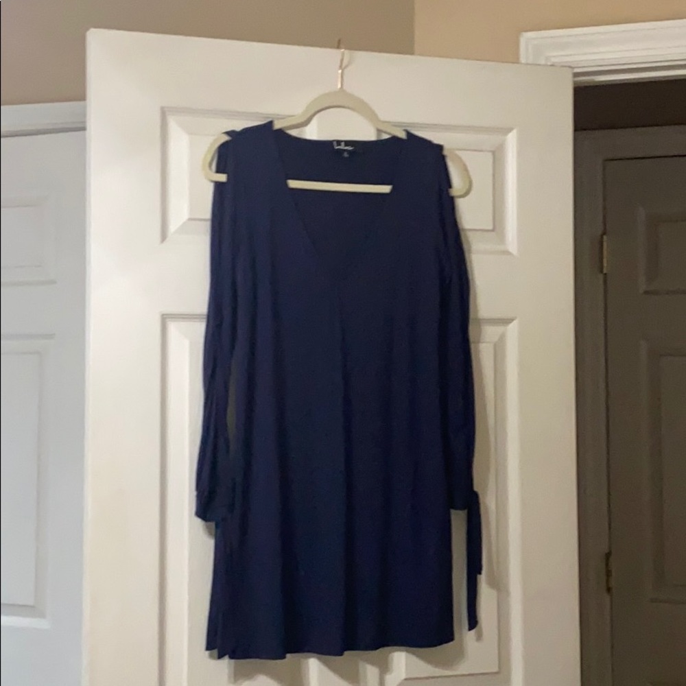 Open sleeve dress